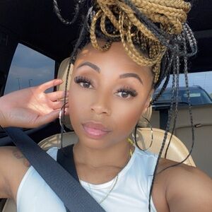 Meet your Posher, Cici